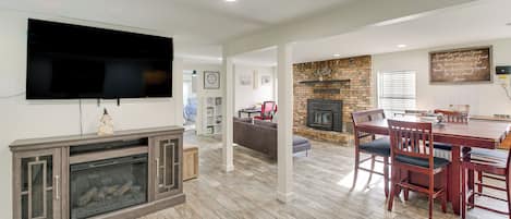 House (4 Bedrooms) | Interior