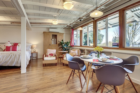 Apartment (0 Bedroom) | Interior - 'red Barn Guest Cottage' Wine Country Escape (Sebastopol)