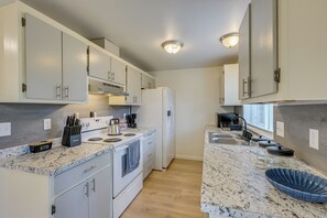 Apartment (2 Bedrooms) | Interior - Dog-friendly Townhome Near Stillaguamish River! (Arlington)