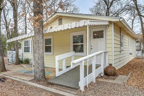 Interior - Fish, Hike & Explore: Lake Tawakoni Retreat (Point)