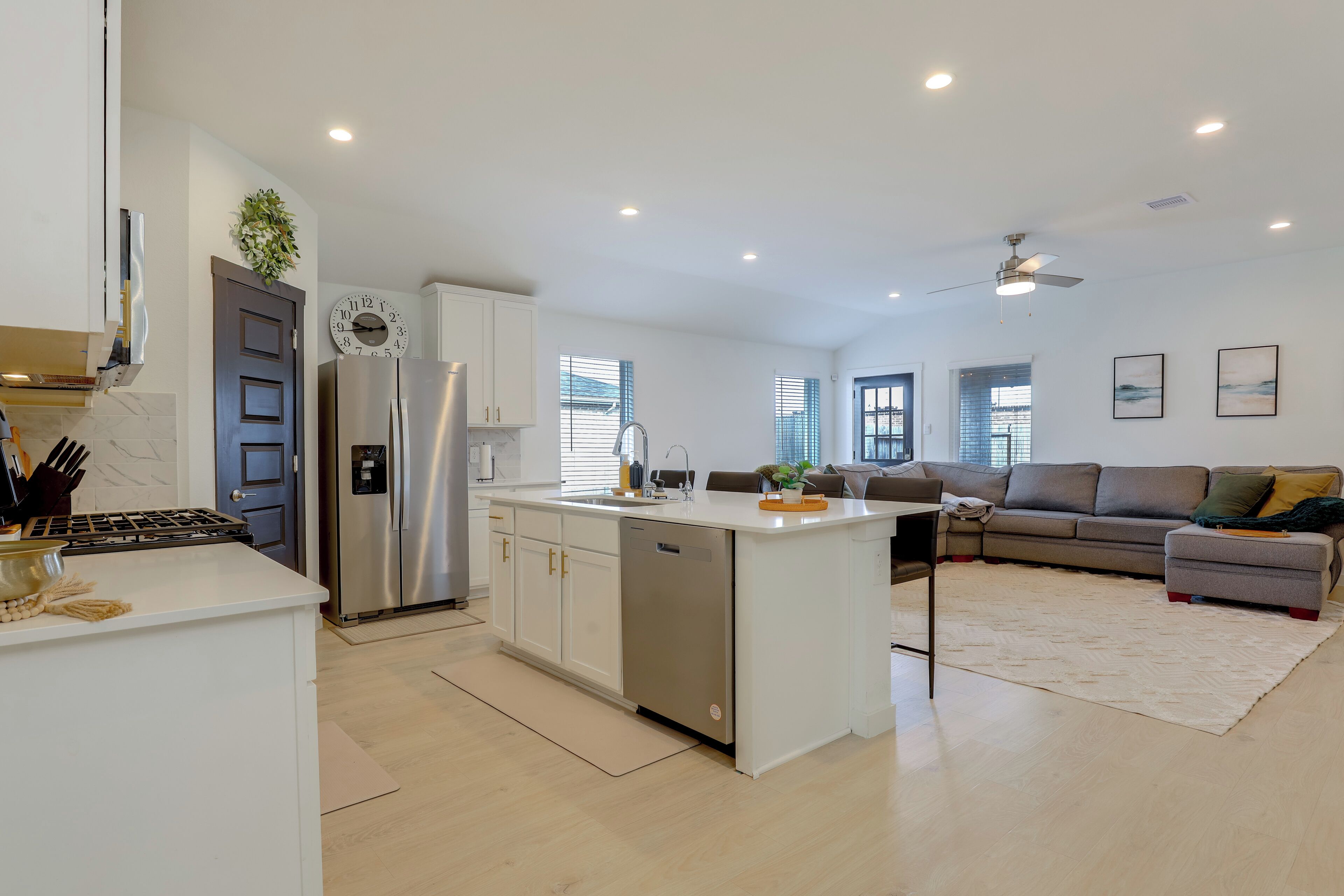 House (4 Bedrooms) | Interior