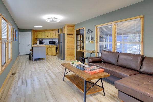 House (1 Bedroom) | Interior - Bass Fishing Haven! Waterfront Hawthorne Home (Hawthorne)