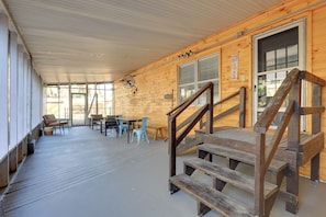 House (1 Bedroom) | Interior - Bass Fishing Haven! Waterfront Hawthorne Home (Hawthorne)