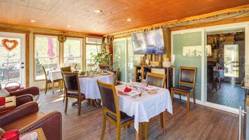 Apartment (0 Bedroom) | Interior