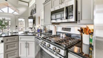 House (1 Bedroom) | Interior