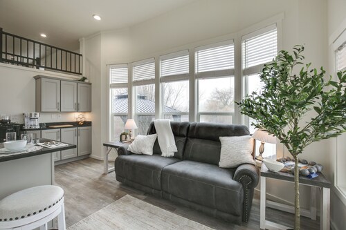 Great Outdoor Space! Serene Getaway in Oakland