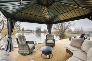 House (1 Bedroom) | Interior - Great Outdoor Space! Serene Getaway in Oakland (Oakland)