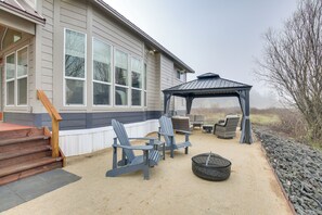 House (1 Bedroom) | Interior - Great Outdoor Space! Serene Getaway in Oakland (Oakland)