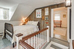 Interior - Historic 1820s Homestead on Battenkill River! (Arlington)