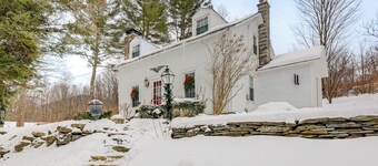 Historic 1820s Homestead on Battenkill River!