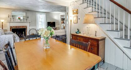 Historic 1820s Homestead on Battenkill River!