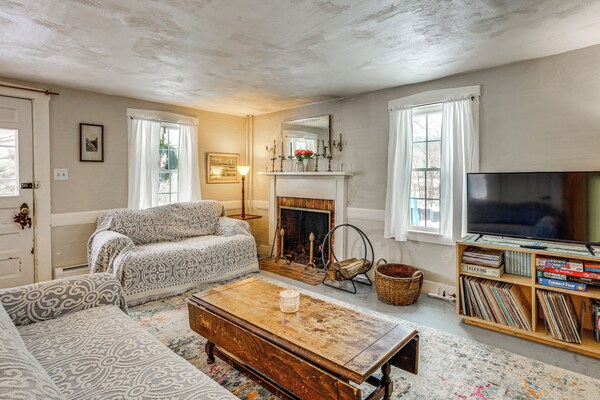 Historic 1820s Homestead On Battenkill River! - Vermont