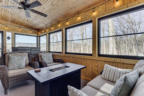 House (2 Bedrooms) | Interior