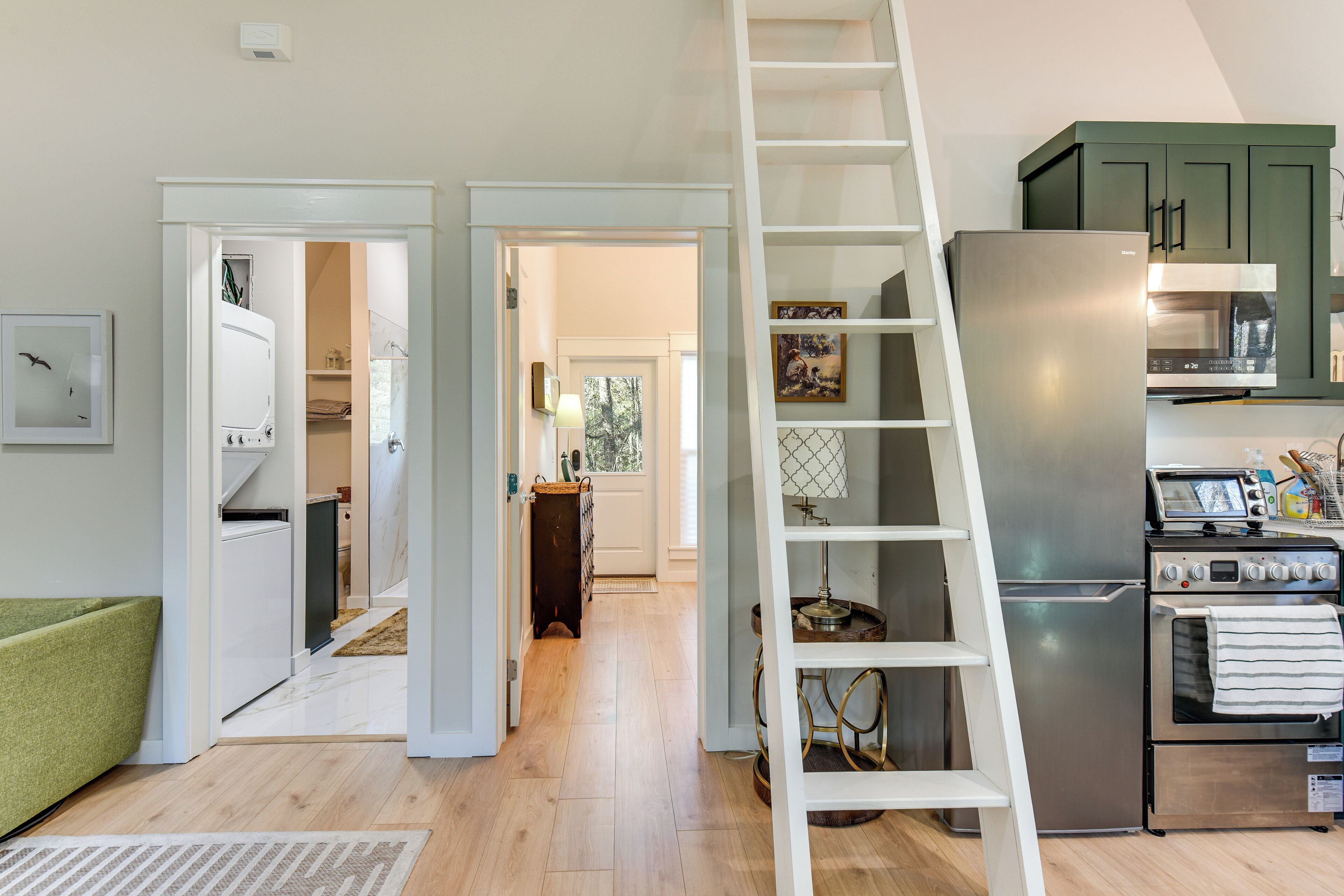 المنشأة من الداخل