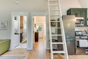 Interior - Near Hiking! Angler Oasis w/ Hot Tub in Florida (Ponce De Leon)