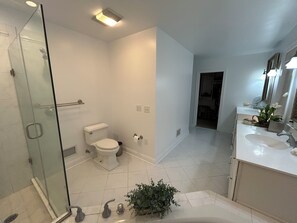 Shower - In-town Lewes house with great floor plan!  112 Bradley Lane (Lewes)