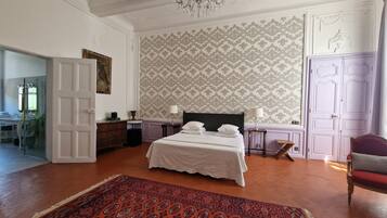 Deluxe tweepersoonskamer | Luxe beddengoed, gratis wifi, beddengoed