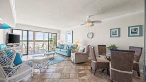 Smart TV - Gulf front 2BR, Glass-enclosed balcony w/ panoramic views & large pool (Gulf Shores)