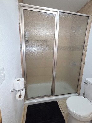 Unclassified image, 4 of 11, button - Lakeside-Area Cabin Escape with Full Amenities (Quitman)