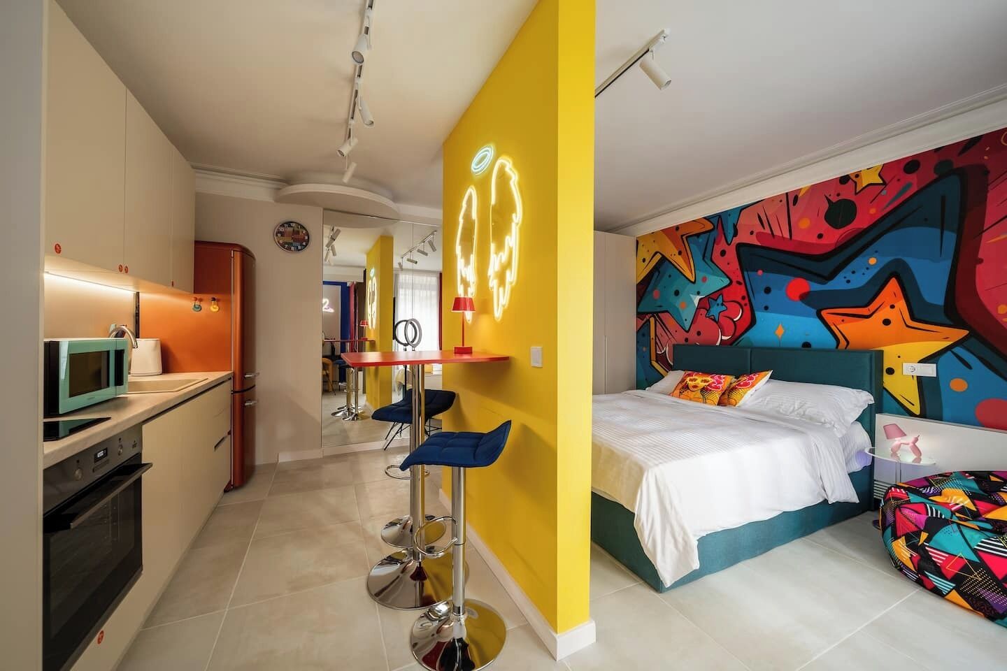 1 habitación, tabla de planchar con plancha, wifi gratis y ropa de cama 