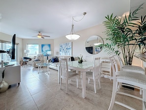 Interior - Beach View Retreat Walkable + Split Bedrooms (Treasure Island)