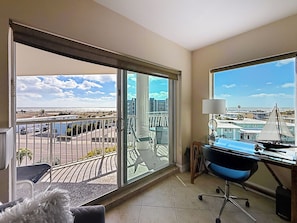 Interior - Beach View Retreat Walkable + Split Bedrooms (Treasure Island)