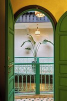 Quarto casal, varanda, vista para a piscina | Terraço/pátio
