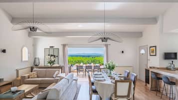 House | 4 bedrooms, Internet