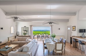 Rumah | 4 kamar tidur dan internet