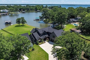 Exterior - Sleeps 20+ | Cedar Creek | Boat/Jetski Rentals (Tool)