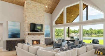 Sleeps 20+ | Cedar Creek | Boat/Jetski Rentals
