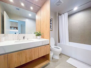 Nicht klassifiziertes Bild, 2 von 16, Schaltfläche