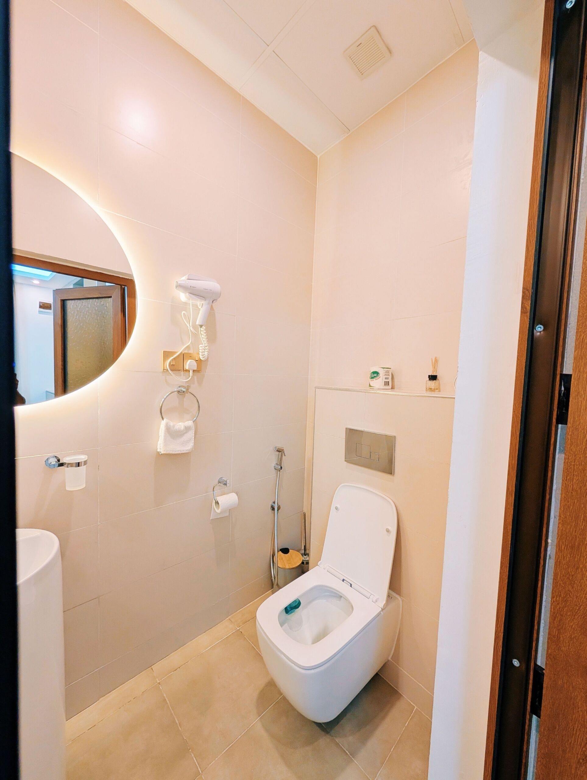 Luksusstudio, balkong, havneutsikt | Bad | Tøfler