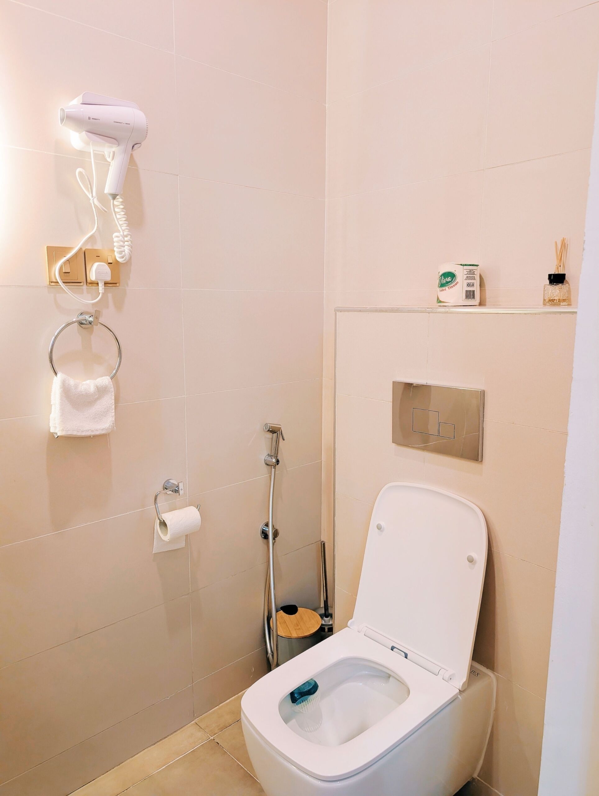 Luxury-Studio, Balkon, Hafenblick | Badezimmer | Hausschuhe