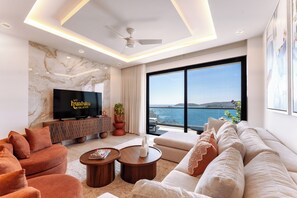 Smart TV - 2BR Paradise Cove | Elevated Beach & Pool Views (Huatulco)