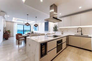 Fridge, microwave, oven, stovetop - 2BR Paradise Cove | Elevated Beach & Pool Views (Huatulco)