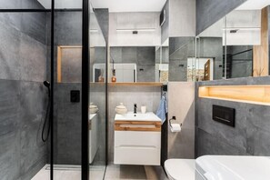 Comfort Apartment, Garden View | Bathroom - Malila Premium Apartments Tauron Lema 6 (Kraków)