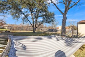 Unclassified image, 4 of 31, button - Dean's Retreat At Georgetown 3 Bedroom Home (Georgetown)