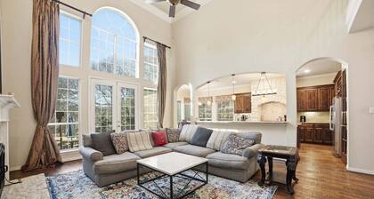 Brittany House: Pool, Arcade, Movie Theater 4 Bedroom Home