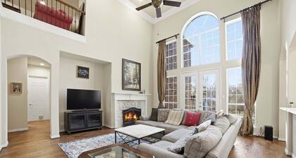 Brittany House: Pool, Arcade, Movie Theater 4 Bedroom Home