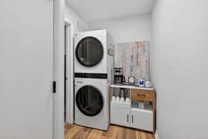 House, 4 Bedrooms | Interior - Fayetteville 4br Close To Campus 4 Bedroom Home (Fayetteville)