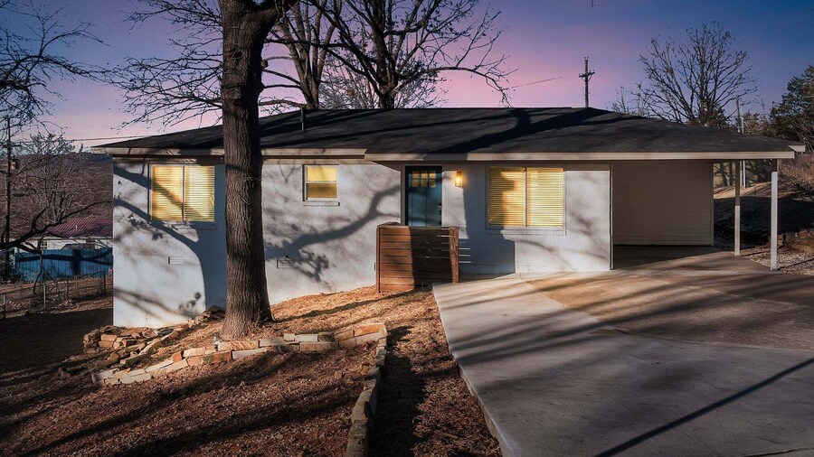 Fayetteville 4br Close To Campus 4 Bedroom Home