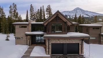 House, 4 Bedrooms | Exterior