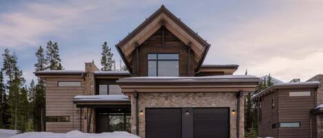 House, 4 Bedrooms | Exterior