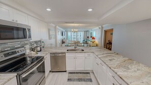 Private kitchen - Shoreline Towers 1105 2 Bedroom Condo (Destin)