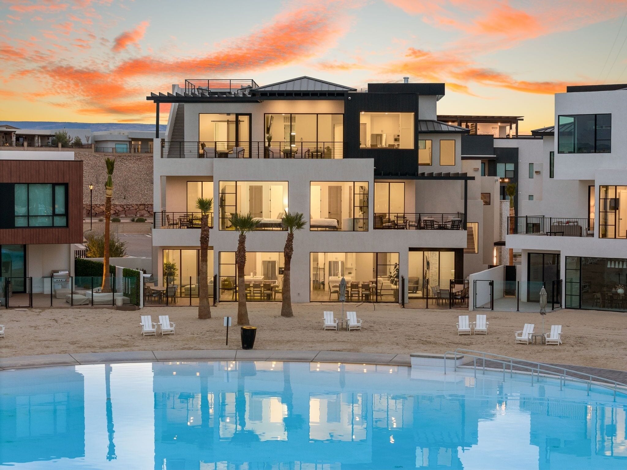 Maison, plusieurs chambres | Piscine