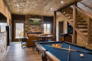 Maison, 5 chambres | Salle de jeux