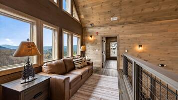 House, 5 Bedrooms | Interior