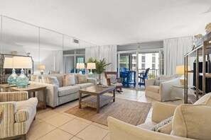 Living area - Shoreline Towers 2042 2 Bedroom Condo (Destin)