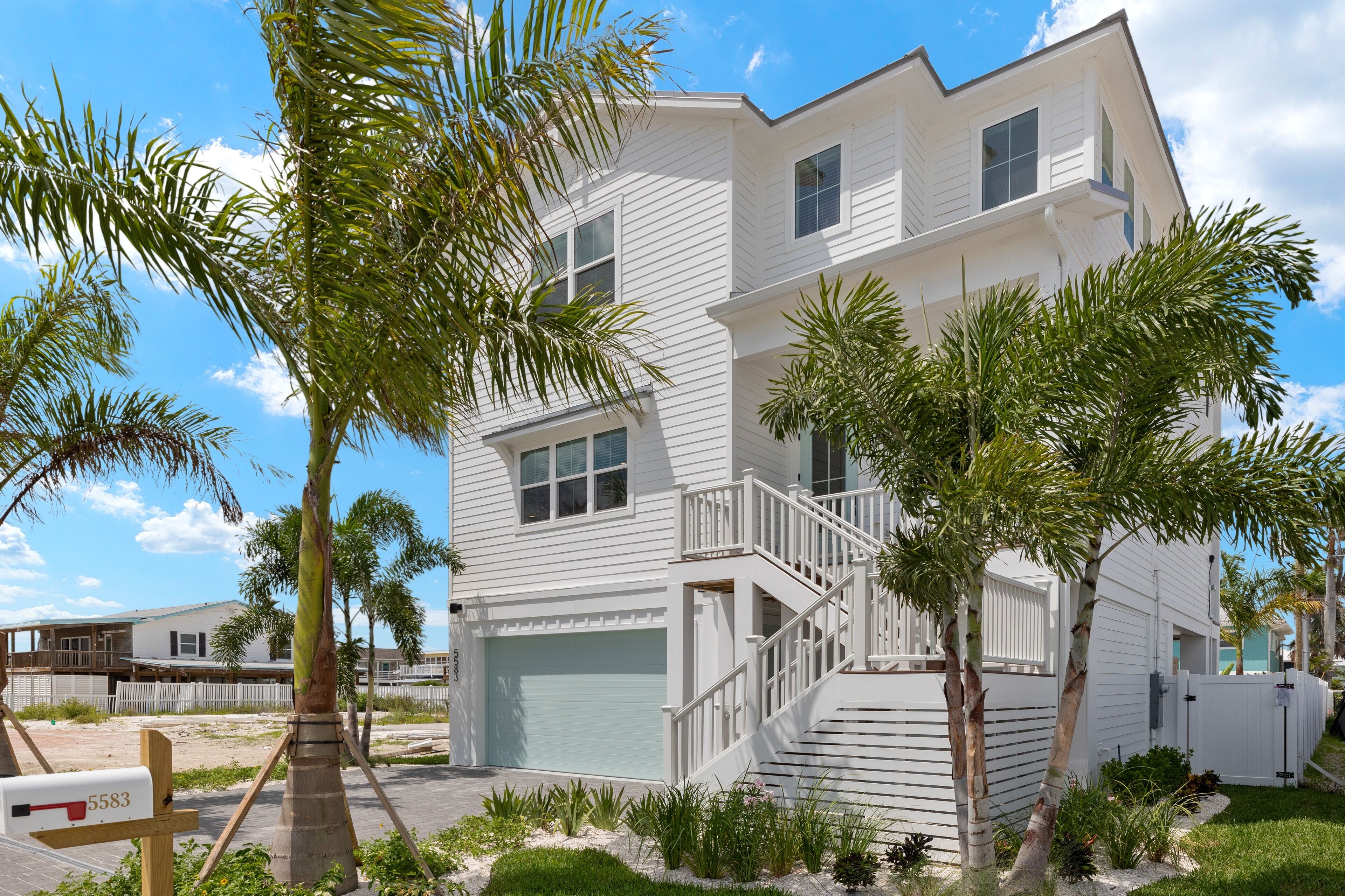 Nhà, 5 phòng ngủ | Ngoại thất